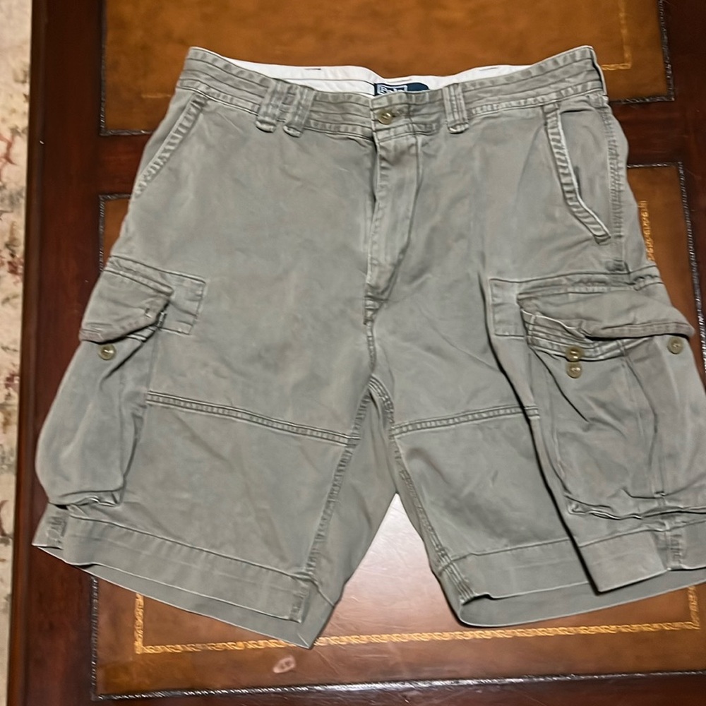 Men’s size 36 cargo shorts. Polo Ralph Lauren.